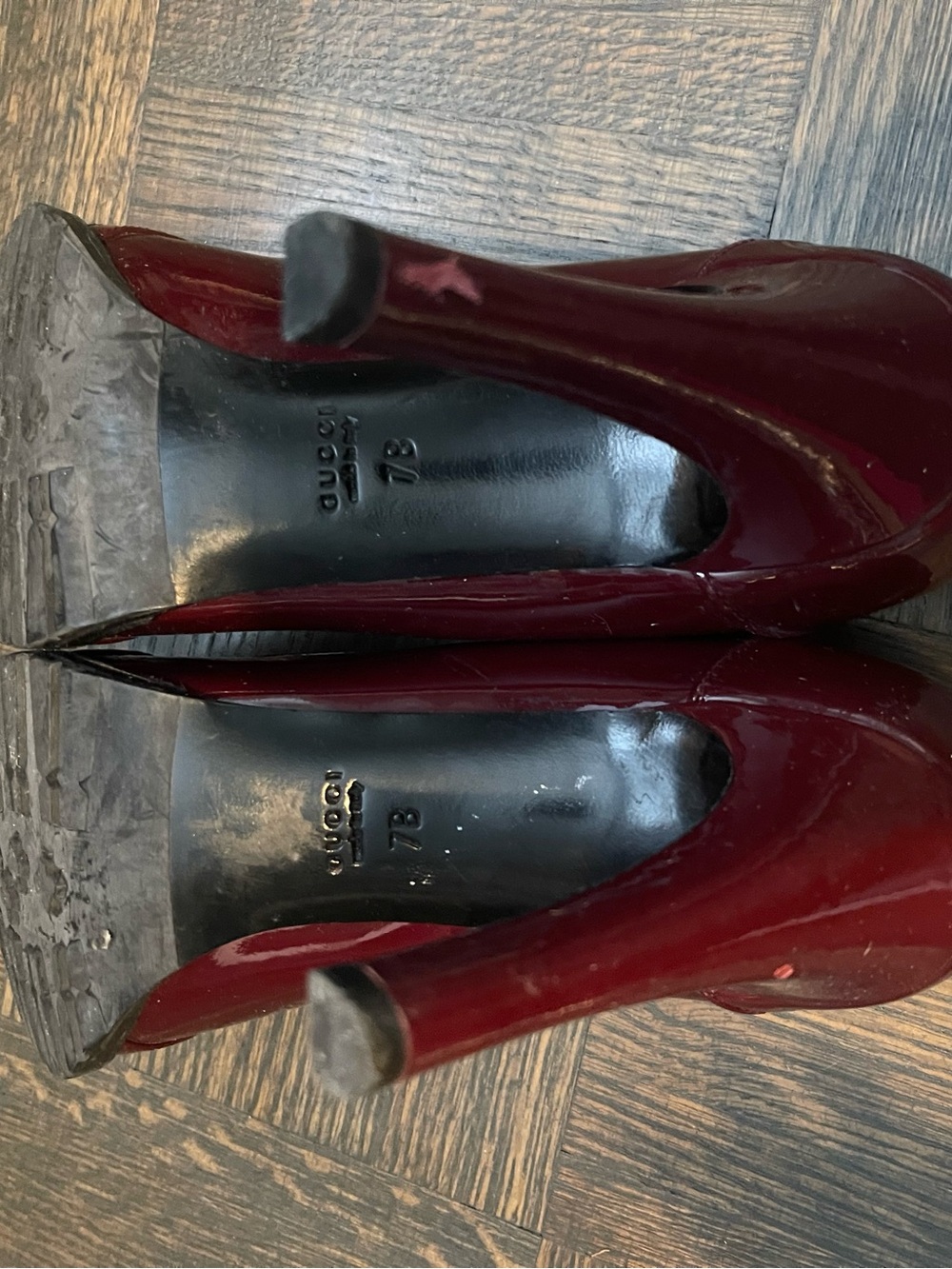 Gucci Burgundy Patent Leather Pumps with Gold Horsebit - Picture 5 of 5